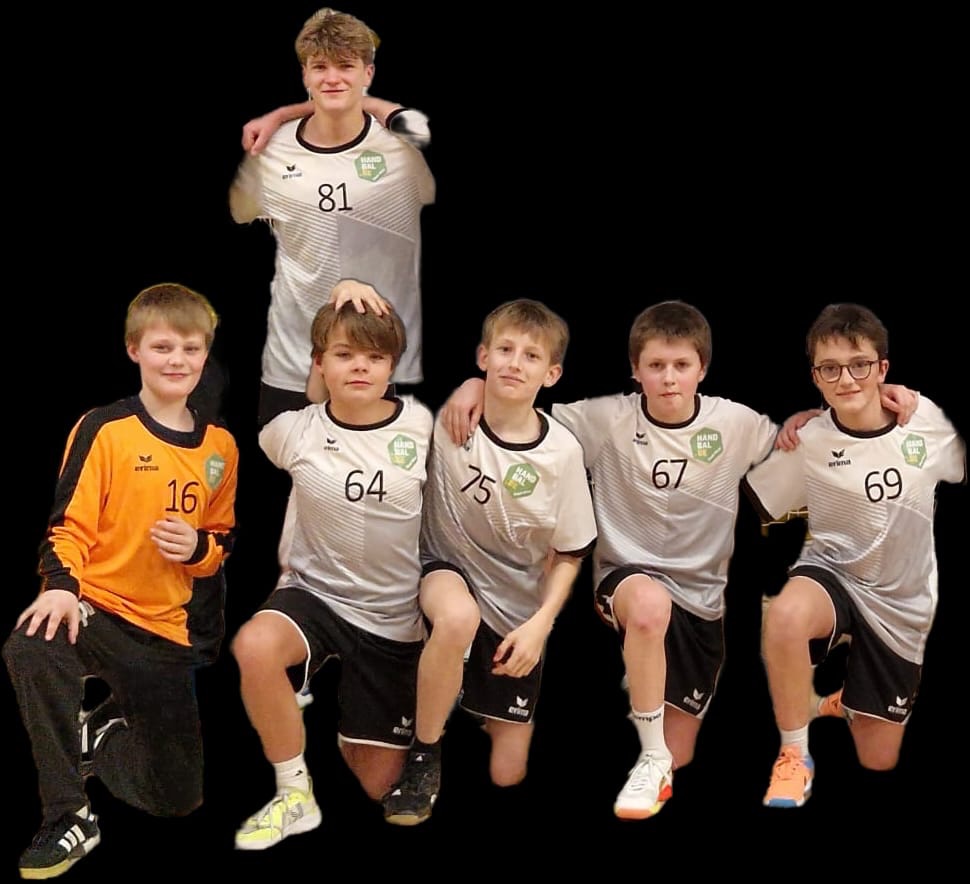 🔥 Don Bosco zendt zijn zonen uit – Deel 2! 🔥

Ook Don Bosco Gent kon natuurlijk niet ontbreken in de regioselectie van de U14! 💪

Toon, Timo, Louka, Joren, Timaux en Milan stonden paraat om in Doornik de strijd aan te gaan tegen de andere provincies. 🤾‍♂️

Het werd een dag met wisselend succes, maar onze jongens sloten in schoonheid af met een knappe overwinning tegen Luik! 🙌🔥

Trots op deze toppers! 💛🖤 #DonBoscoGent #U14 #Regioselectie #Trots