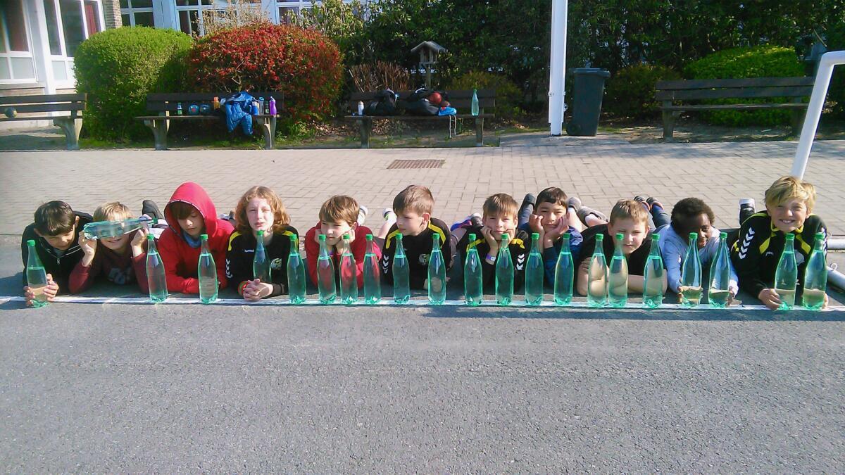 U12